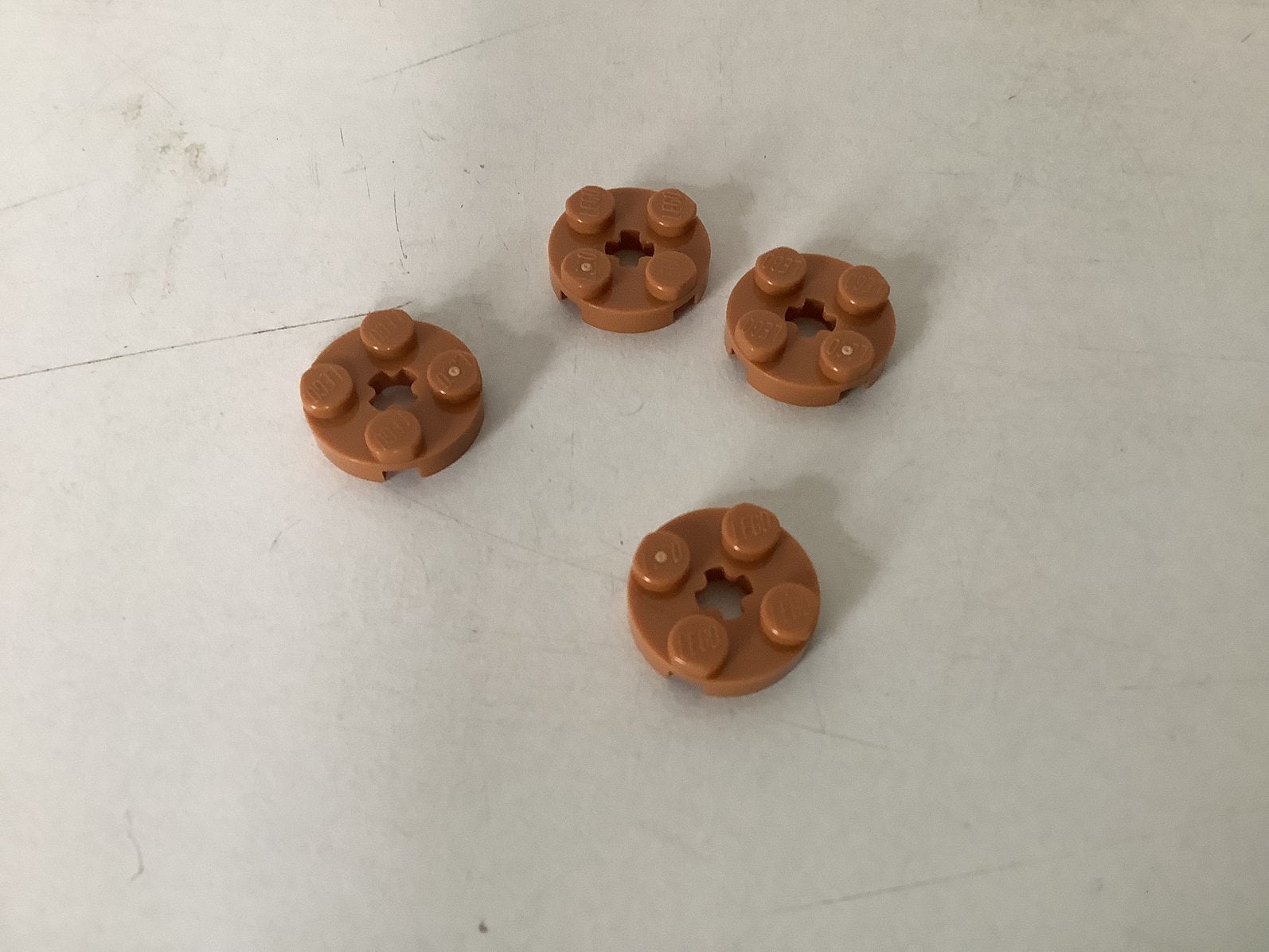 Lego plaat 2x2 rond met asgat nougat, Ophalen of Verzenden, Gebruikt, Losse stenen, Lego