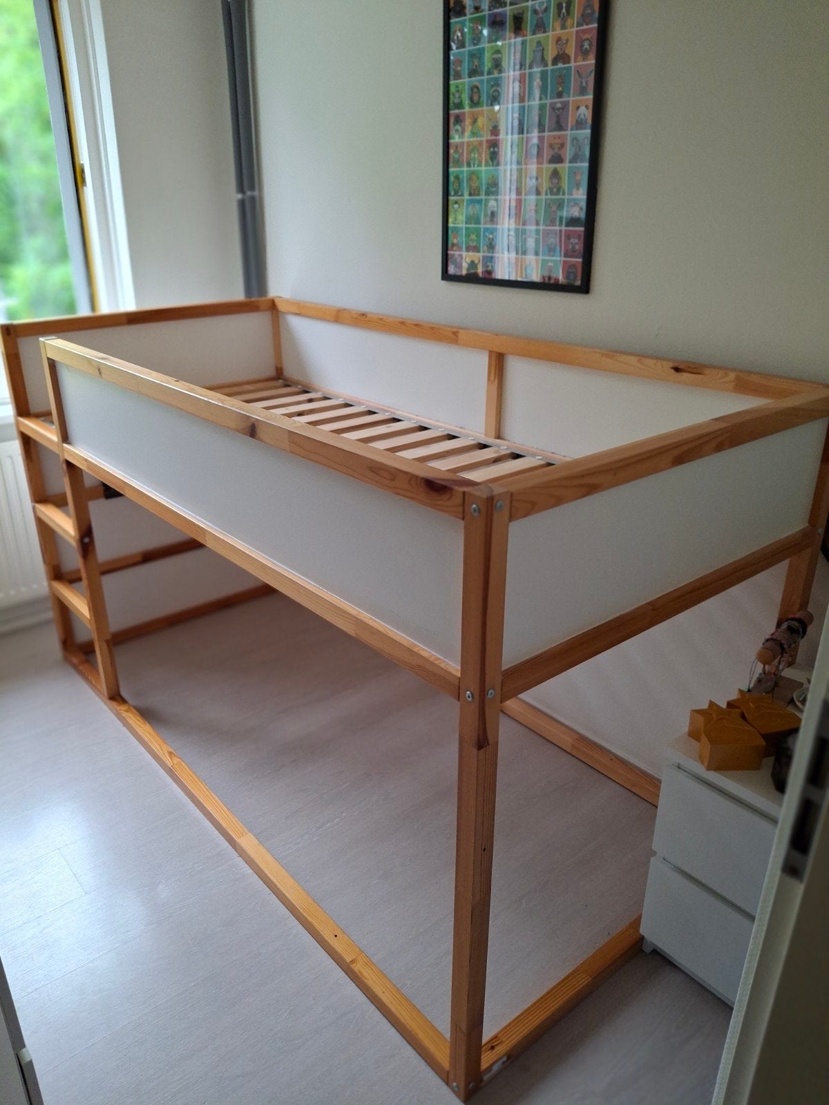 Keerbaar bed, wit/grenen, 90x200 cm, Ophalen of Verzenden, Gebruikt, Halfhoogslaper