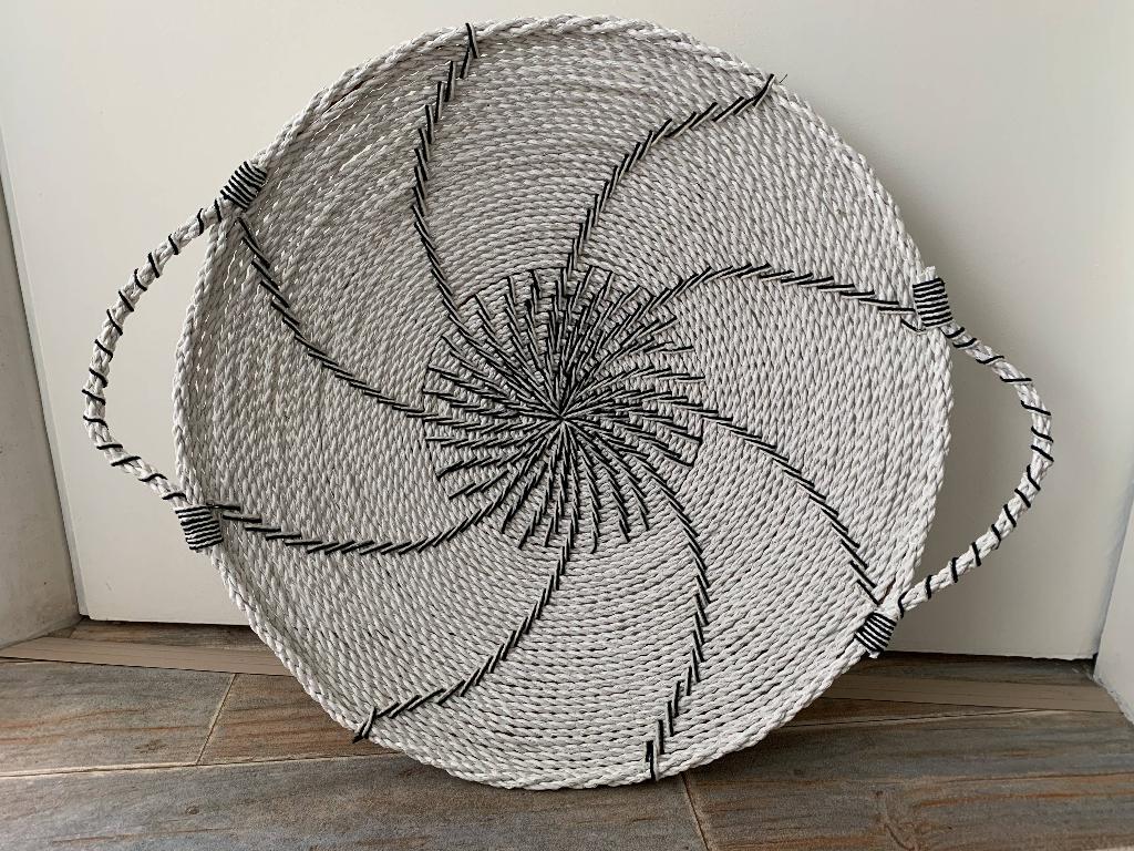 wit - zwarte mand, Ophalen, Schaal, Rond, Zo goed als nieuw