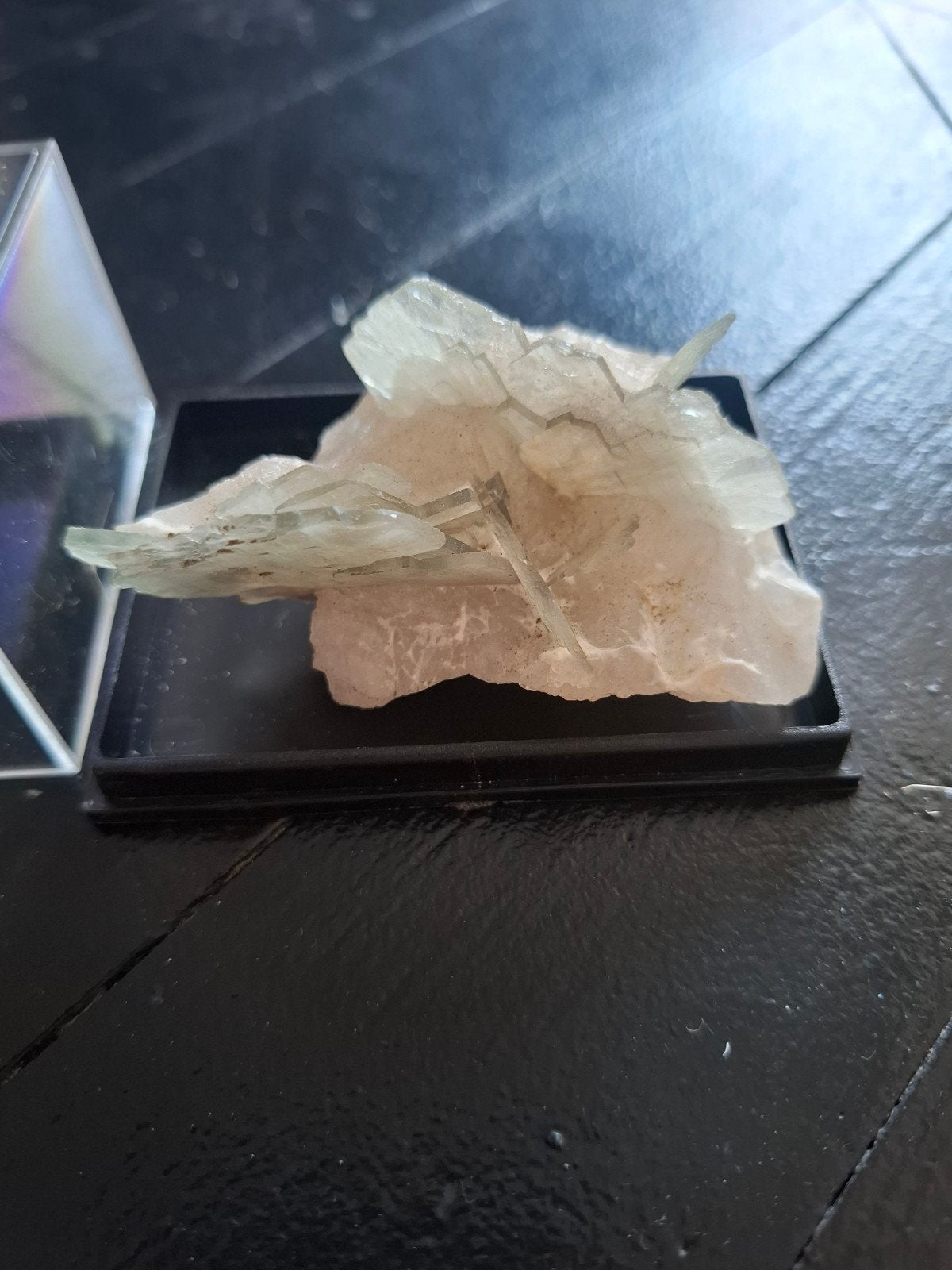Mineraal: Bariet op Calciet, Ophalen of Verzenden