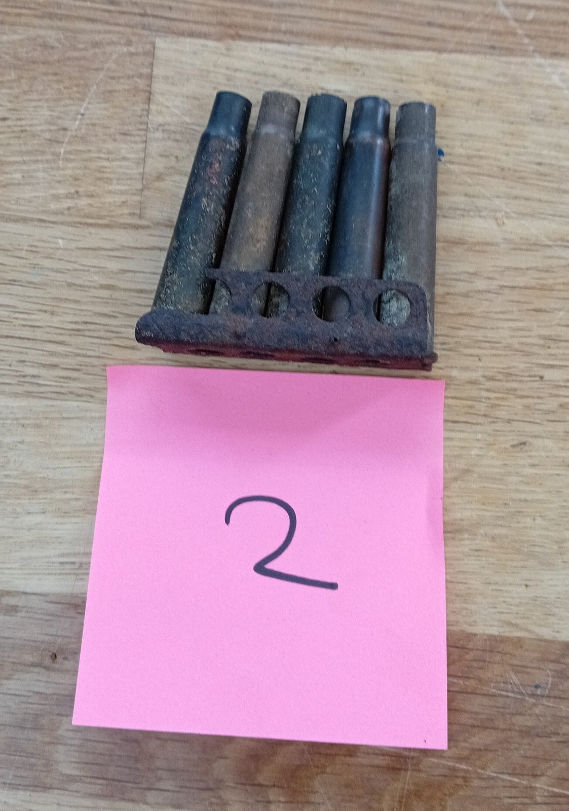 Originele WO2 Britse Lee-Enfield .303 Laderclip met 5 hulzen, Ophalen of Verzenden, Landmacht, Engeland, Hulzen of Bodemvondsten