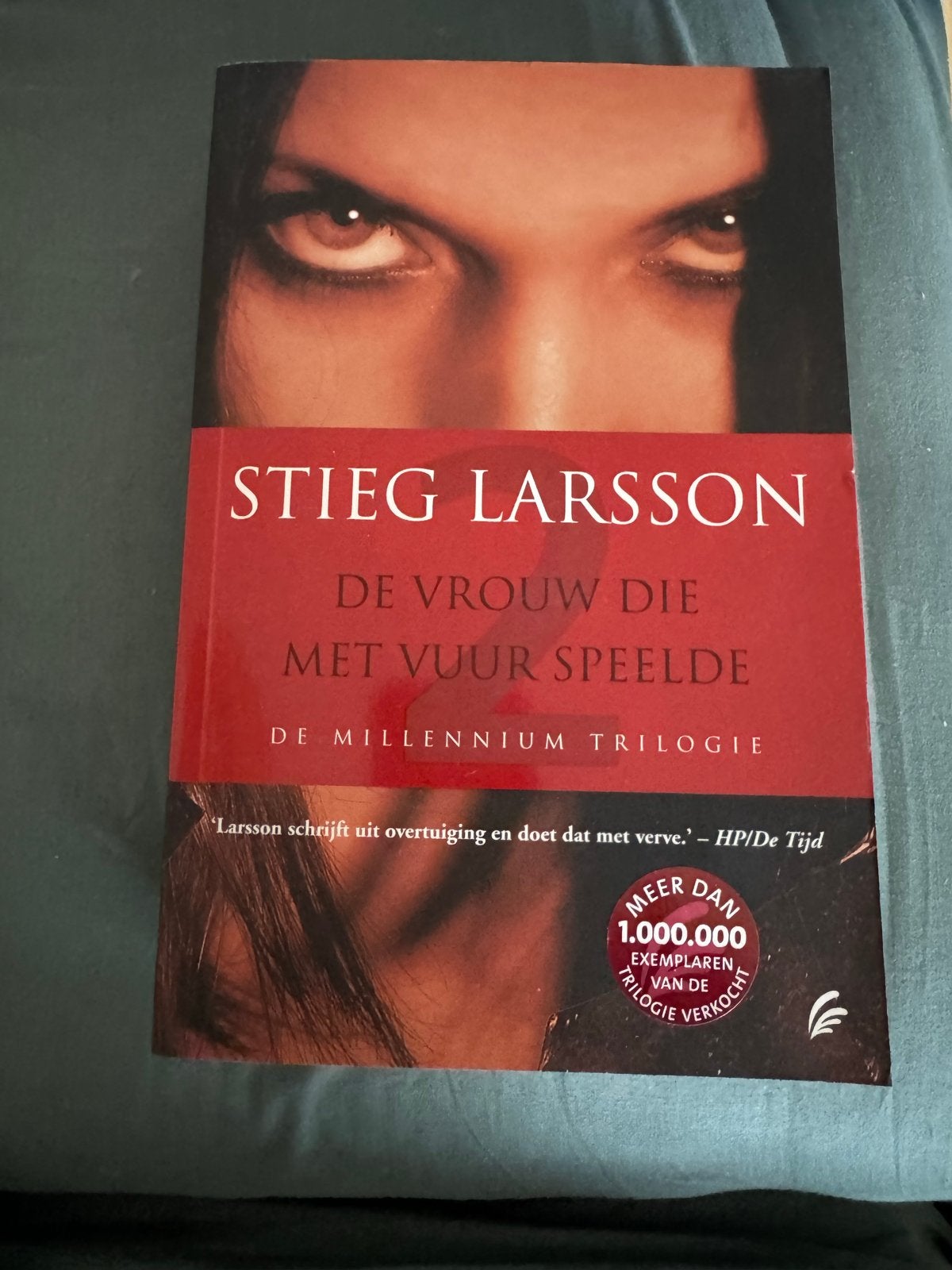 De Vrouw Die Met Vuur Speelde - Stieg Larsson, Ophalen of Verzenden, Gelezen, Europa overig