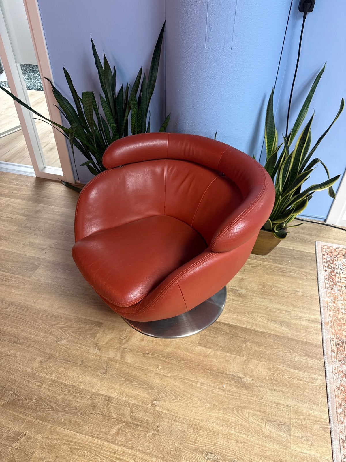 Comfortabele rode/oranje leren draaifauteuil, Ophalen, Gebruikt, Leer, Eén