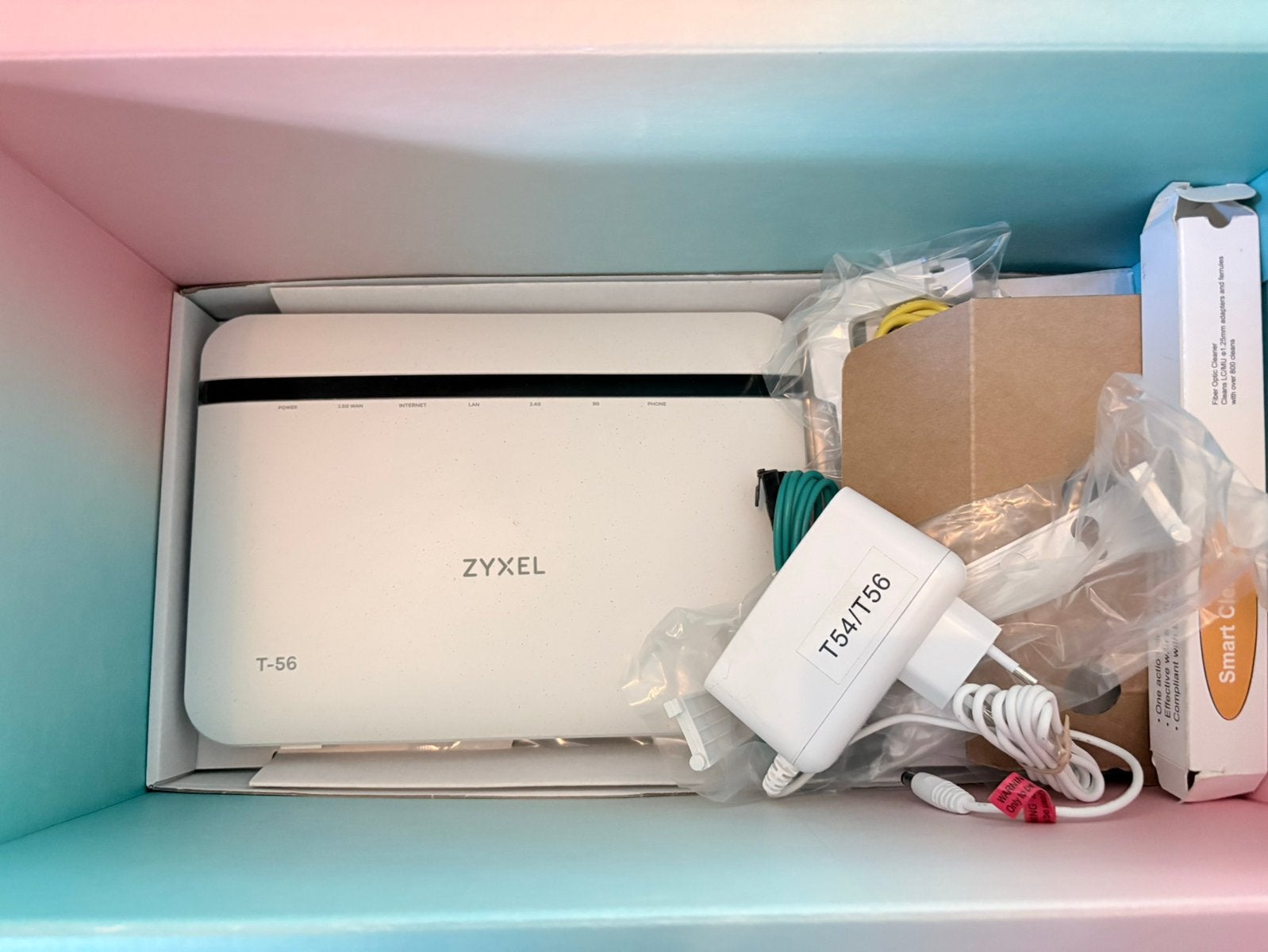 Zyxel T-56 modem (NIEUW), Ophalen of Verzenden, Nieuw, Router met modem, ZyXEL