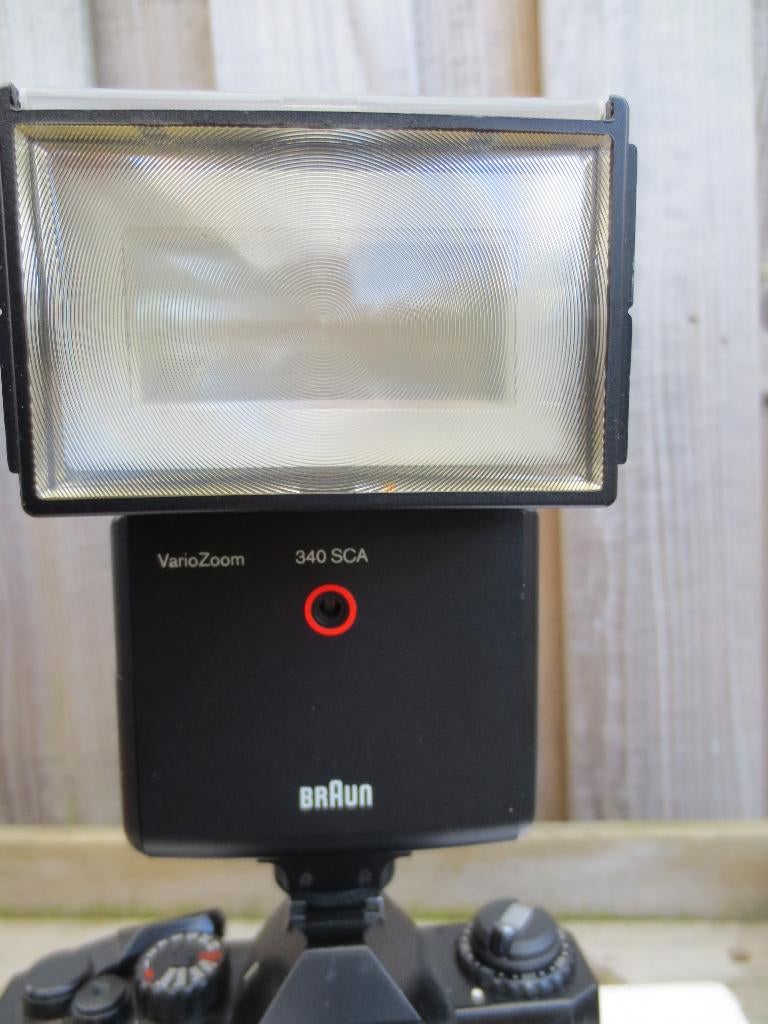 Braun flitser variozoom 340m  SCA, Audio, Tv en Foto, Fotografie | Flitsers, Ophalen of Verzenden, Zo goed als nieuw, Overige merken
