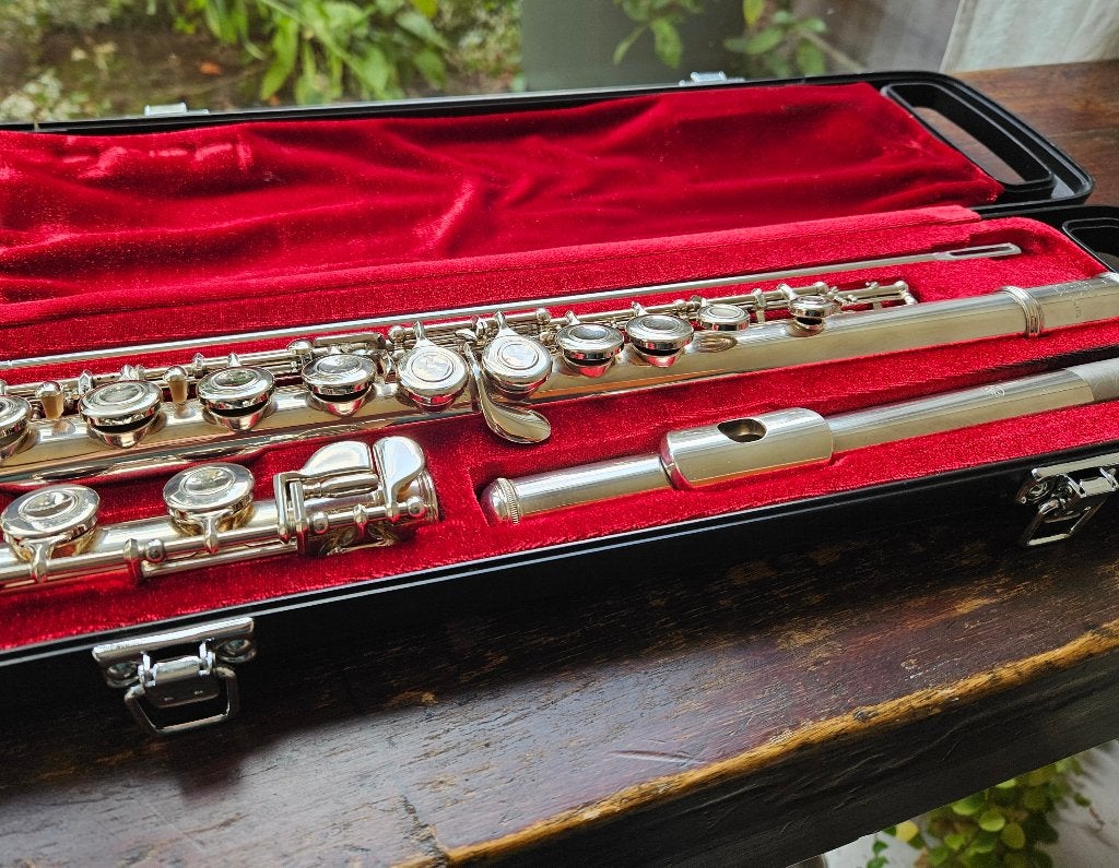 Yamaha YFL-211N, Muziek en Instrumenten, Ophalen of Verzenden, Gebruikt, Dwarsfluit, Met koffer of tas