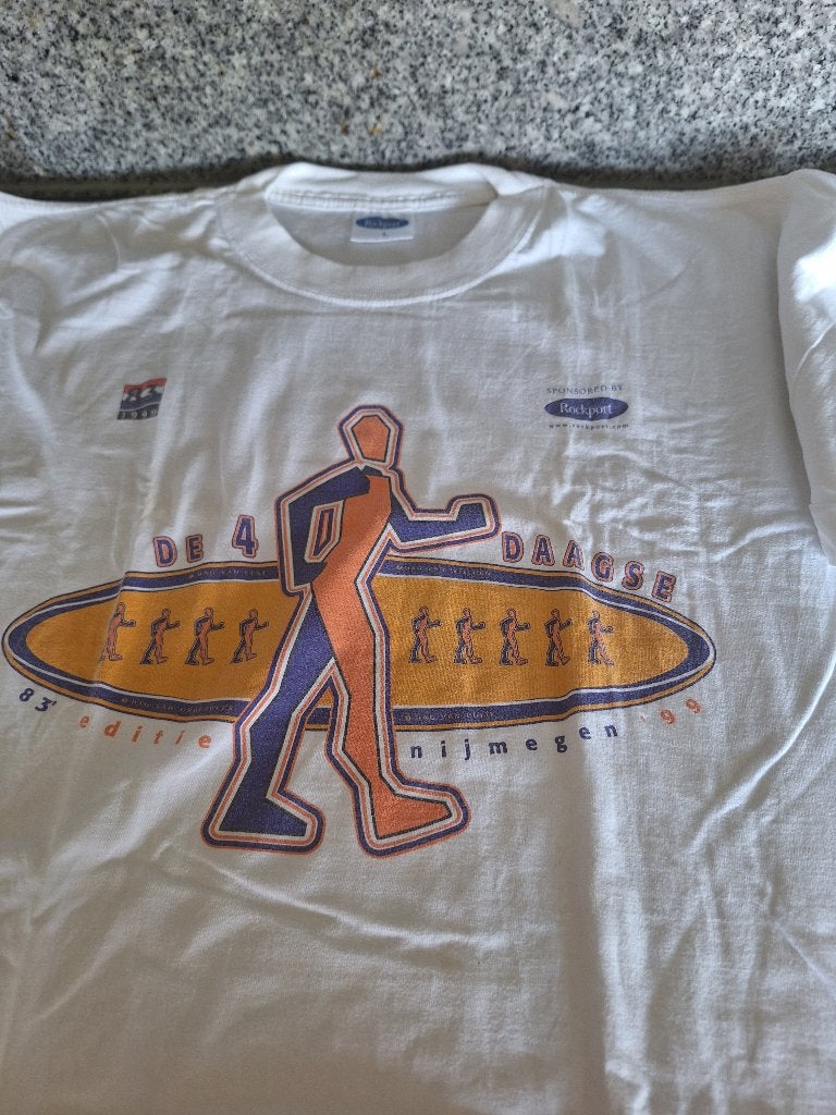 Uniek Vintage Vierdaagse Nijmegen T-shirt 1999 (Rockport) L, Maat 52/54 (L), Wit, Ophalen of Verzenden, Rockport