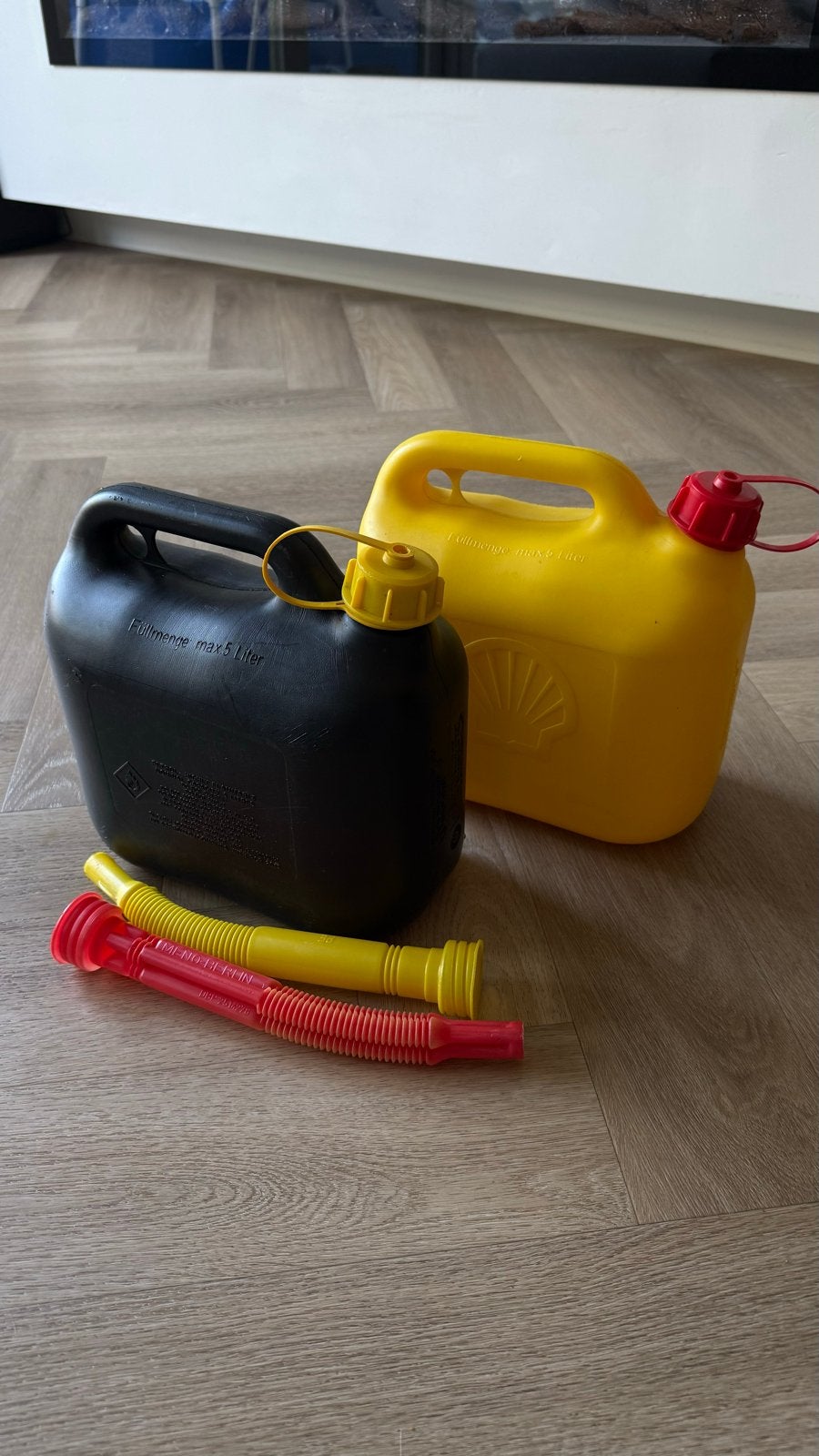 Benzine jerrycans 5 liter met schenktuit, Ophalen of Verzenden, Gebruikt