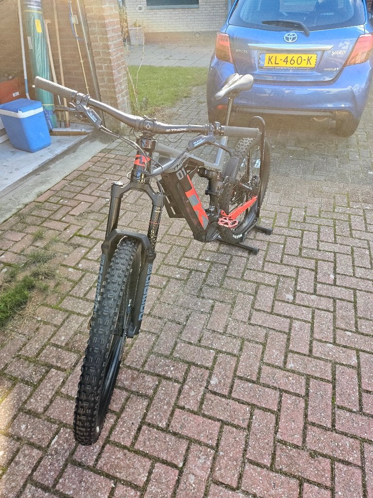 Electrische mountainbike Thok TK01, Ophalen, Zo goed als nieuw, 30 tot 50 km per accu, Overige merken