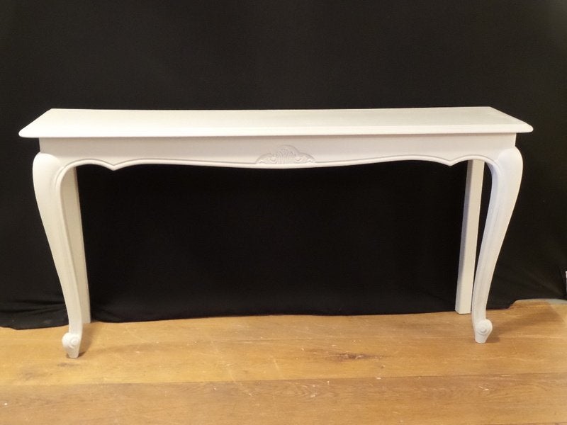 Side table gerestyled met krijtverf van het merk authentique