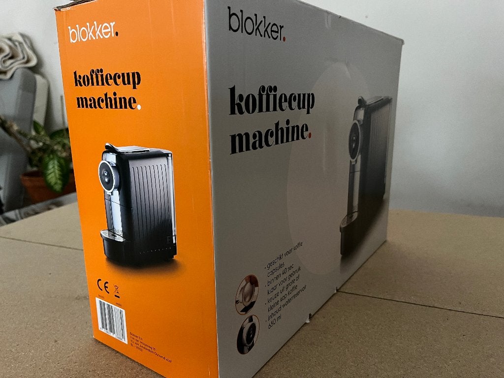 Blokker Koffiecupmachine Zwart (Nespresso Cups) in Doos, Koffiemachine, Ophalen of Verzenden, Zo goed als nieuw, Koffiepads en cups