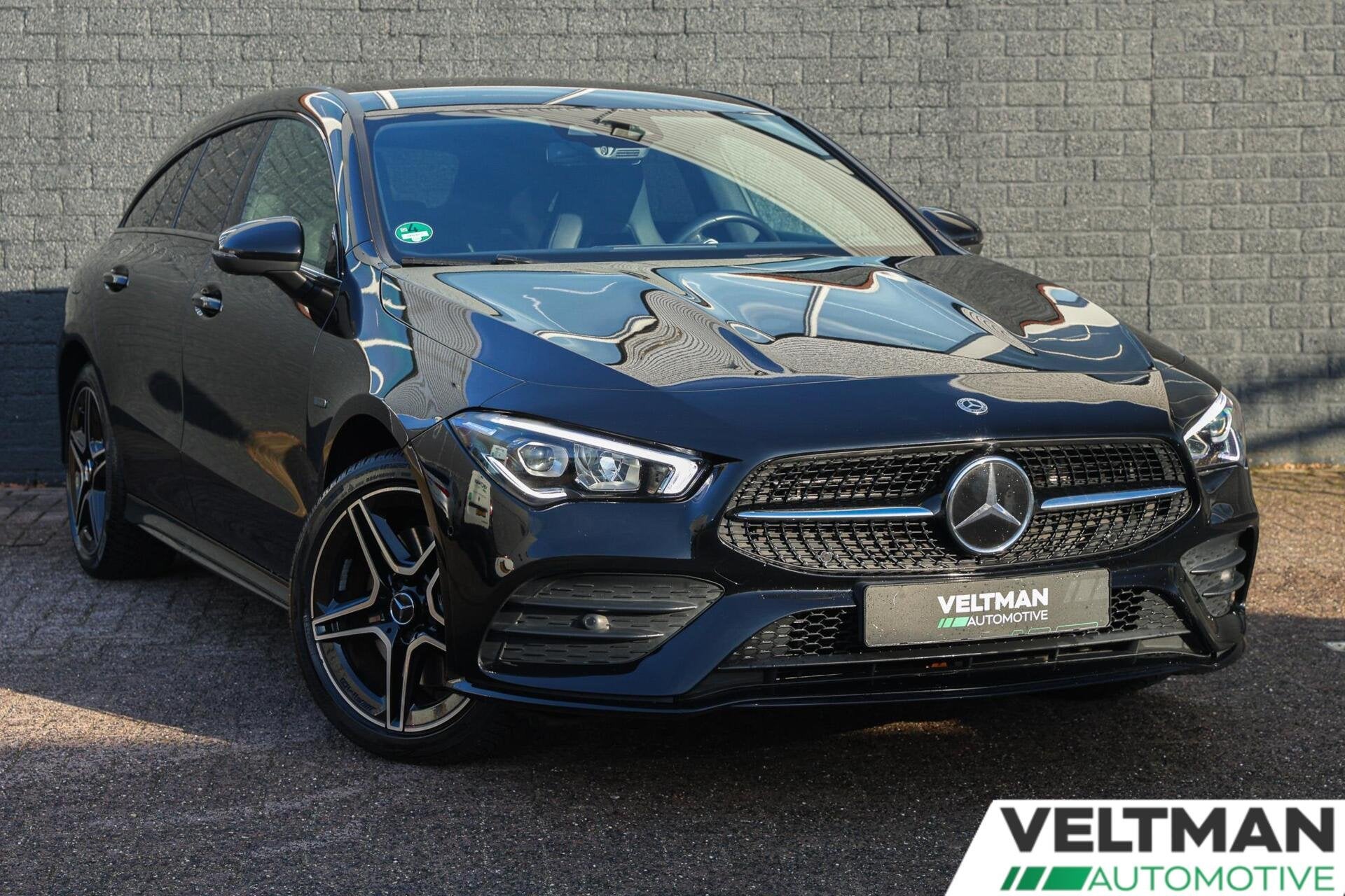 Mercedes CLA-klasse Shooting Brake 250e AMG LINE TREKHAAK AD, Auto's, CLA, Gebruikt, Euro 6, 4 cilinders
