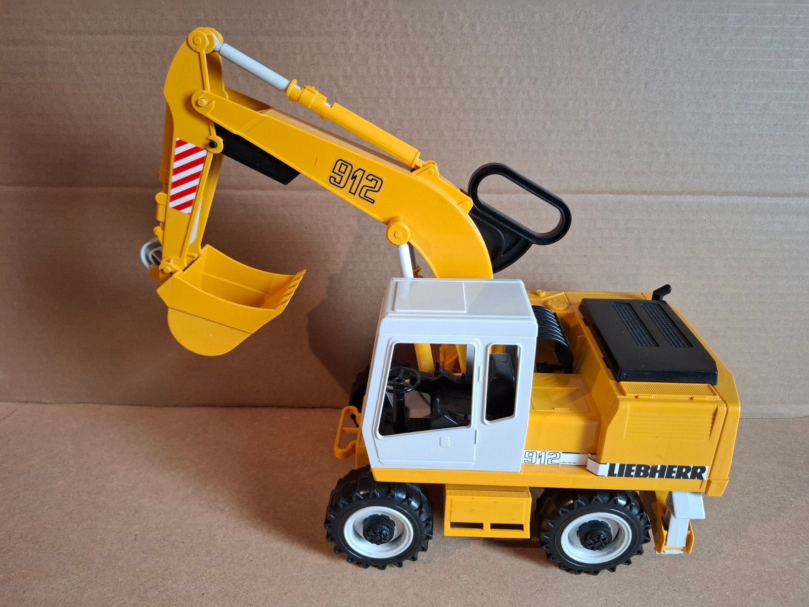 Bruder Liebherr 912 Graafmachine, Ophalen of Verzenden, Zo goed als nieuw