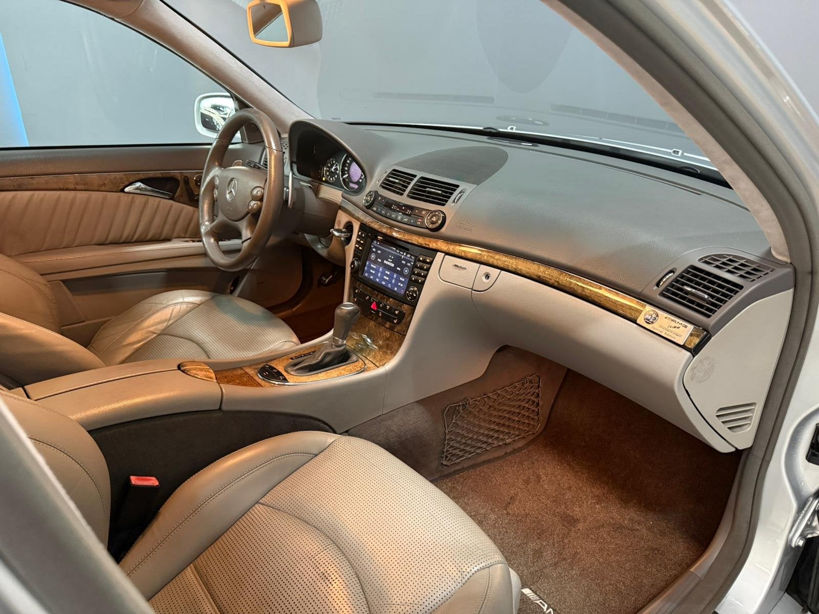 Mercedes-Benz E-Klasse AMG 63 Pano|Camera (bj 2006), Automaat, Dealer onderhouden, Achterwielaandrijving, Gebruikt