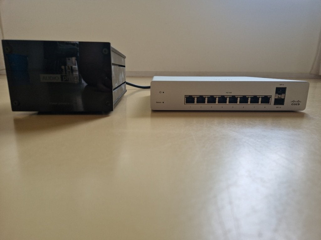 Switch Cisco Meraki + OCXO Clock + Audiophool Silver PSU, Ophalen of Verzenden, Refurbished