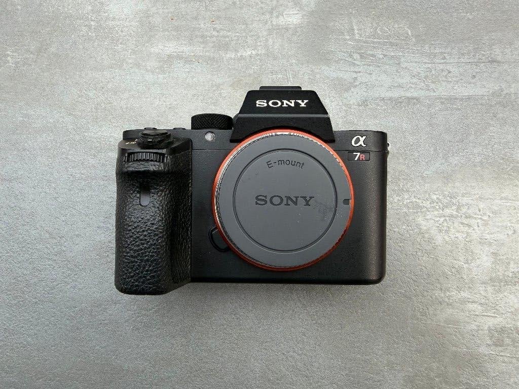 Foto 2 van Sony Alpha A7R II systeemcamera met Extension grip