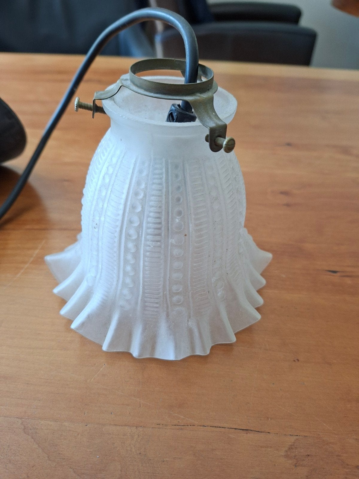 Vintage glazen lampenkap met geplooid design, Huis en Inrichting, Gebruikt, Overige typen, Wit, Ophalen of Verzenden