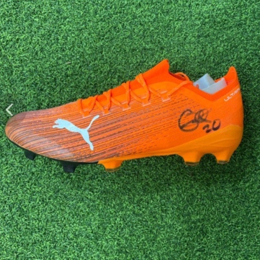 Gesigneerde Puma voetbalschoen van Kudus met certificaat, Verzamelen, Sportartikelen en Voetbal, Ophalen