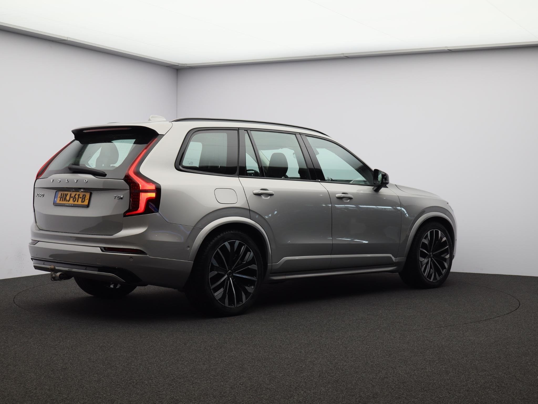 Volvo XC90 T8 AWD Plug-in hybrid Ultra Dark / Trekhaak / B&W, Gebruikt, 4 cilinders, Vierwielaandrijving, Hybride Elektrisch/Benzine