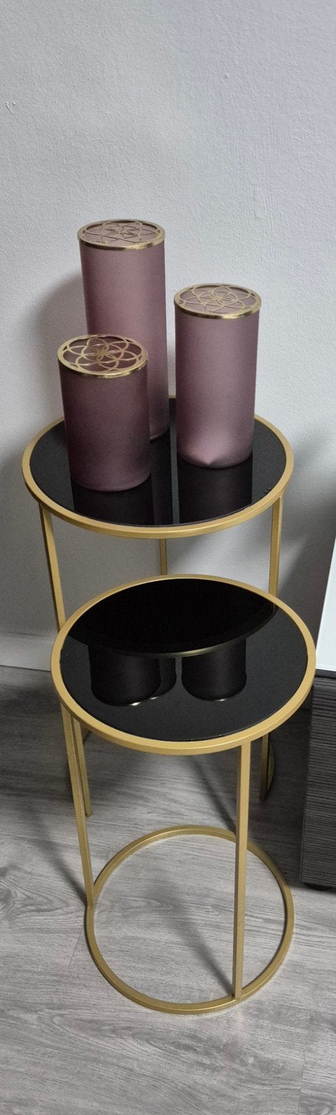 Set van 2 gouden bijzettafels met zwart glazen blad, Minder dan 55 cm, Rond, Modern, Luxe, Ophalen