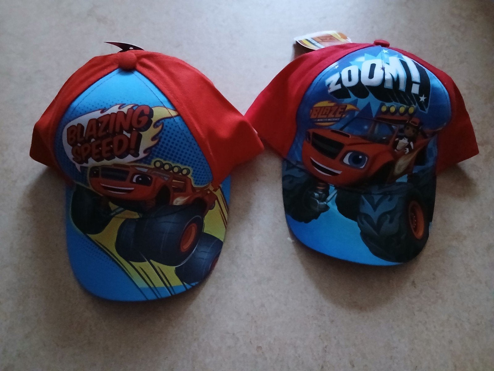 2x NIEUWE petten van Blaze en de monsterwielen, Ophalen of Verzenden, Nieuw, Jongen of Meisje