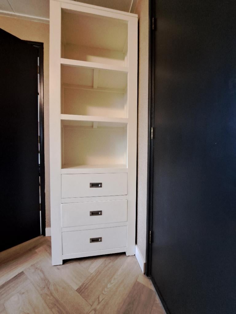 Witte boekenkast, Ophalen, Met plank(en), Gebruikt, 50 tot 100 cm