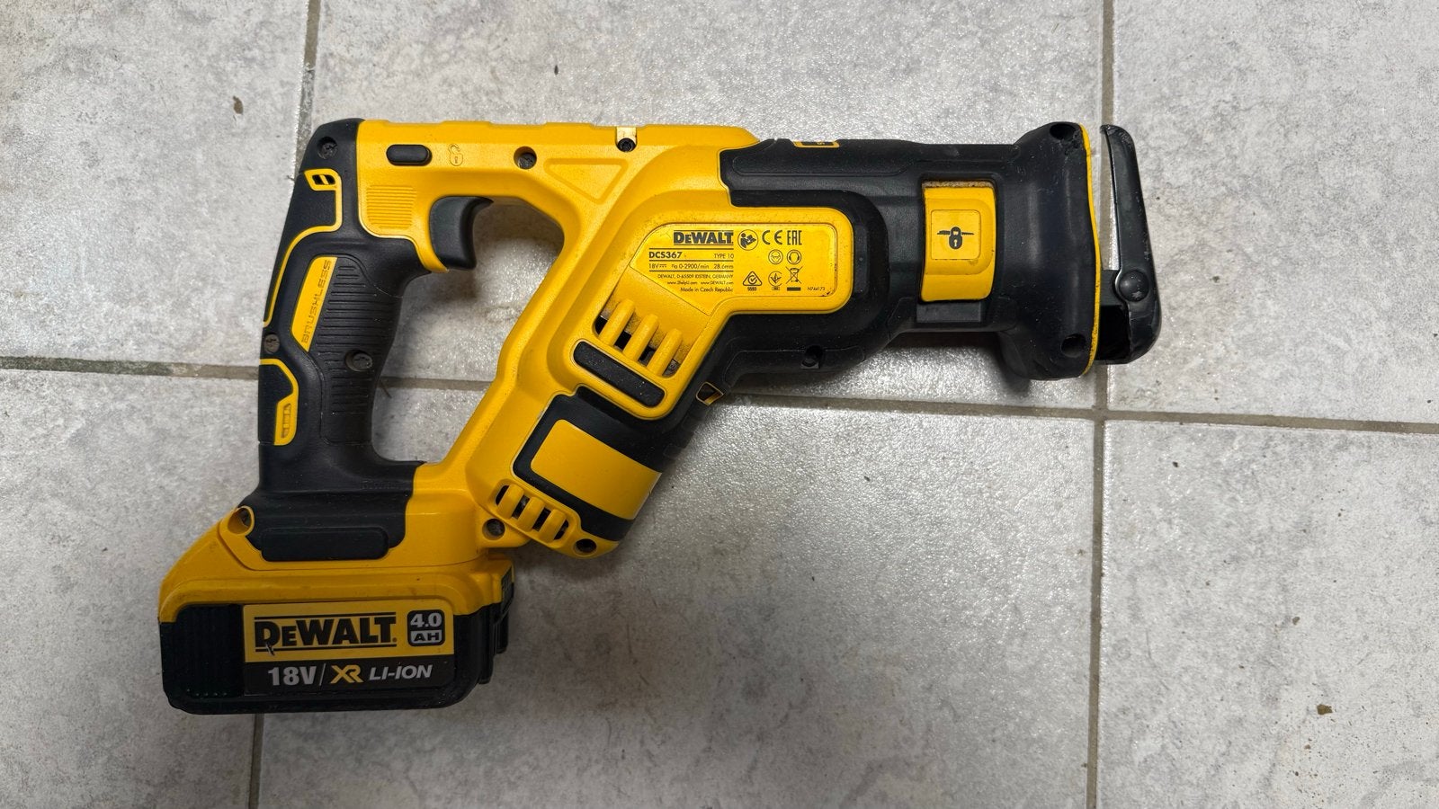 DeWalt DCS367 Reciprozaag 18V XR Li-Ion met accu en koffer, Gebruikt, 70 mm of meer, Ophalen of Verzenden, Reciprozaag