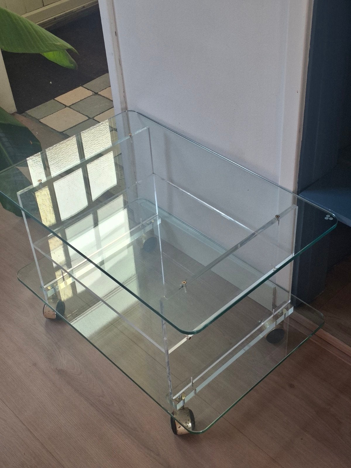 Mooie glazen tafel met plexiglas frame, Ophalen