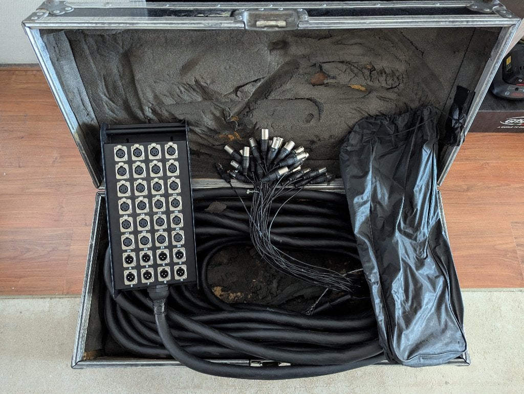 Multikabel 24x8 30 meter  incl. flightcase, Ophalen, Gebruikt, Apparatuur