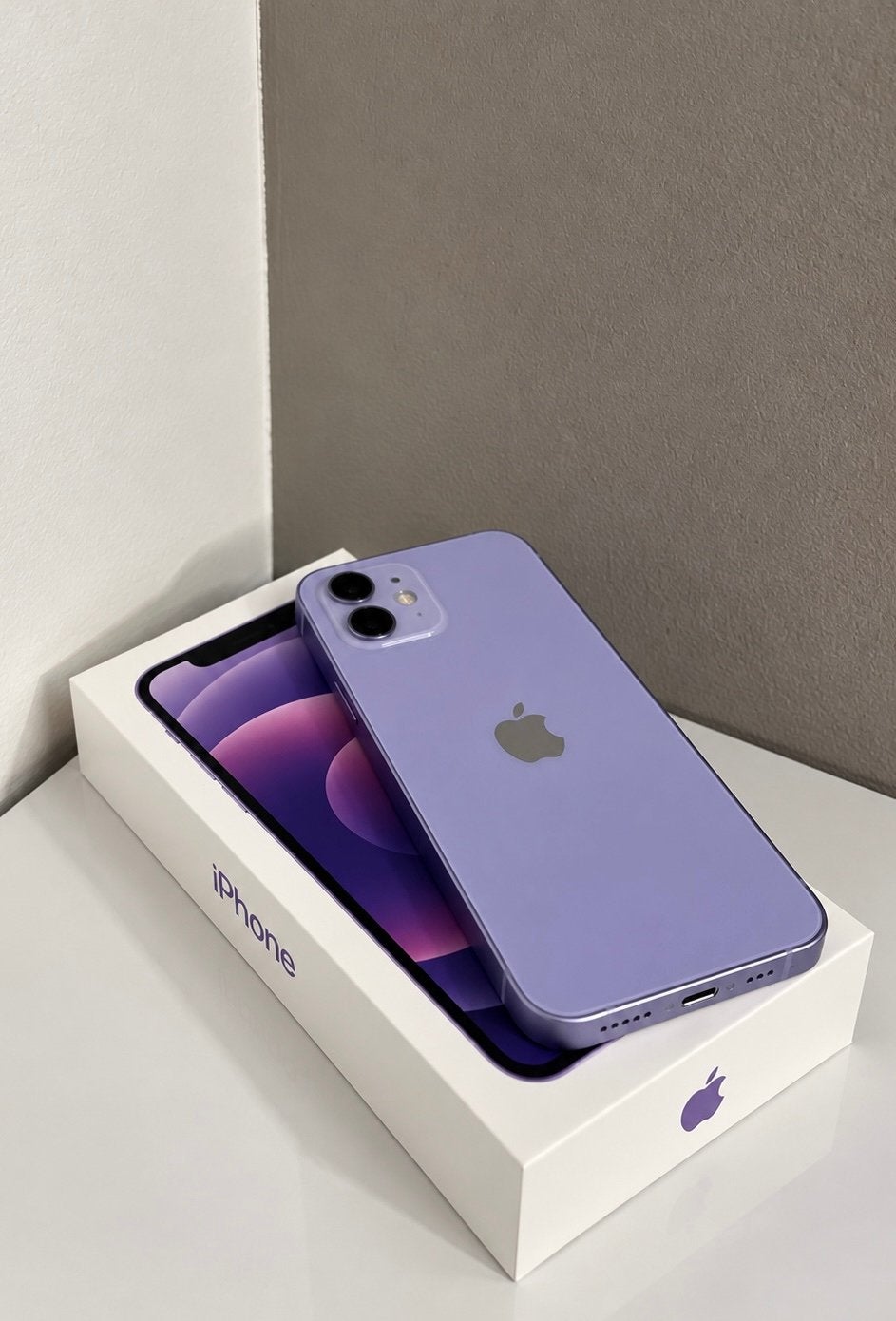 Iphone 12 paars - 82%🔋