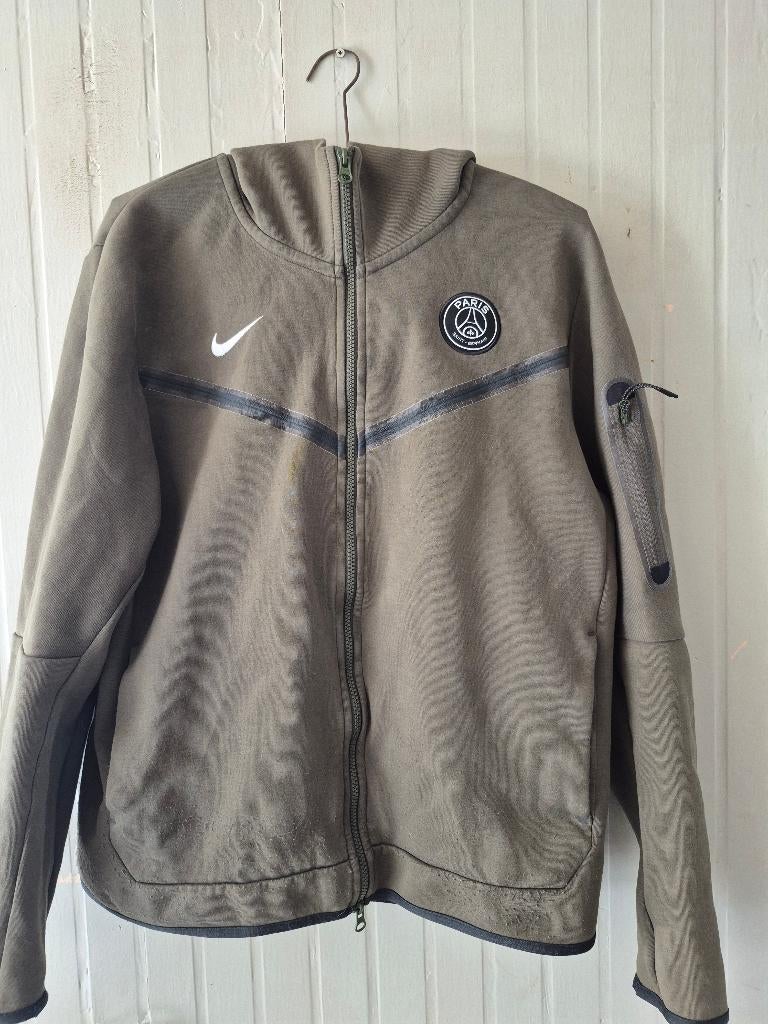 fleece vest Nike  Tech, Ophalen, Gedragen, Nike