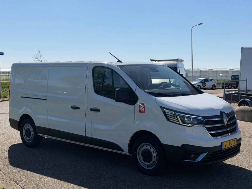 Renault Trafic 2.0DCI L2H1 150PK Airco Cruisecontrol Trekhaa, Voorwielaandrijving, Gebruikt, Euro 6, 4 cilinders