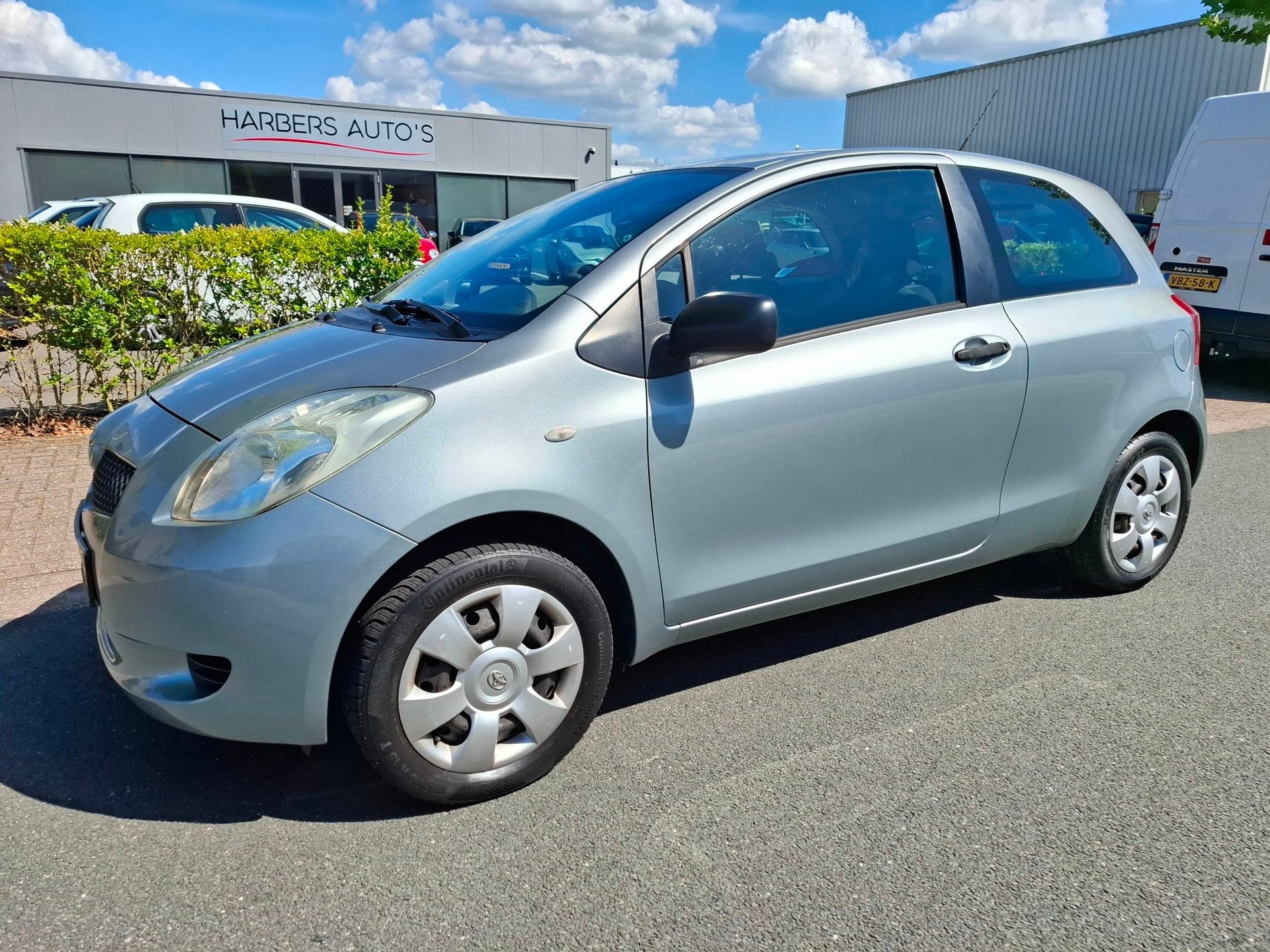 Toyota Yaris 1.0 VVTi AIRCO/TREKHAAK/NIEUWE APK!, Auto's, Voorwielaandrijving, Stof, Elektrische ramen, Bedrijf