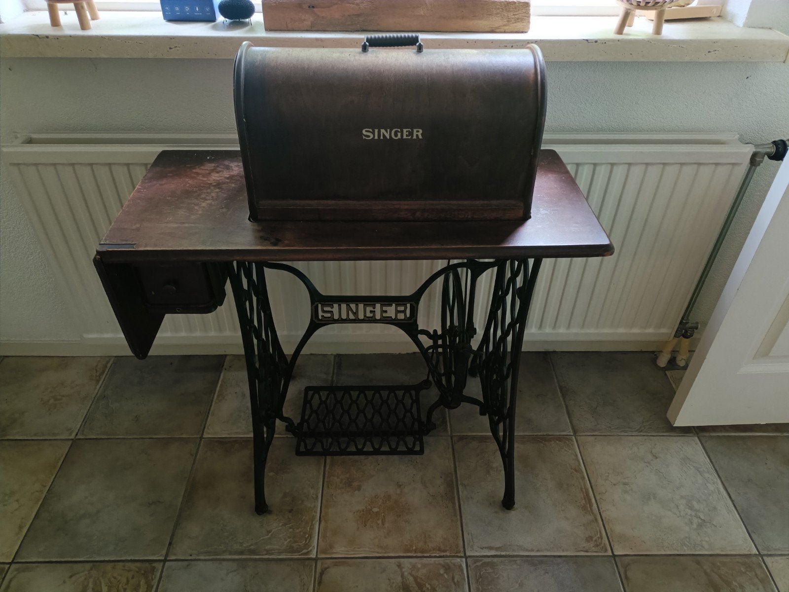 Antieke Singer Naaimachine met Onderstel, Ophalen