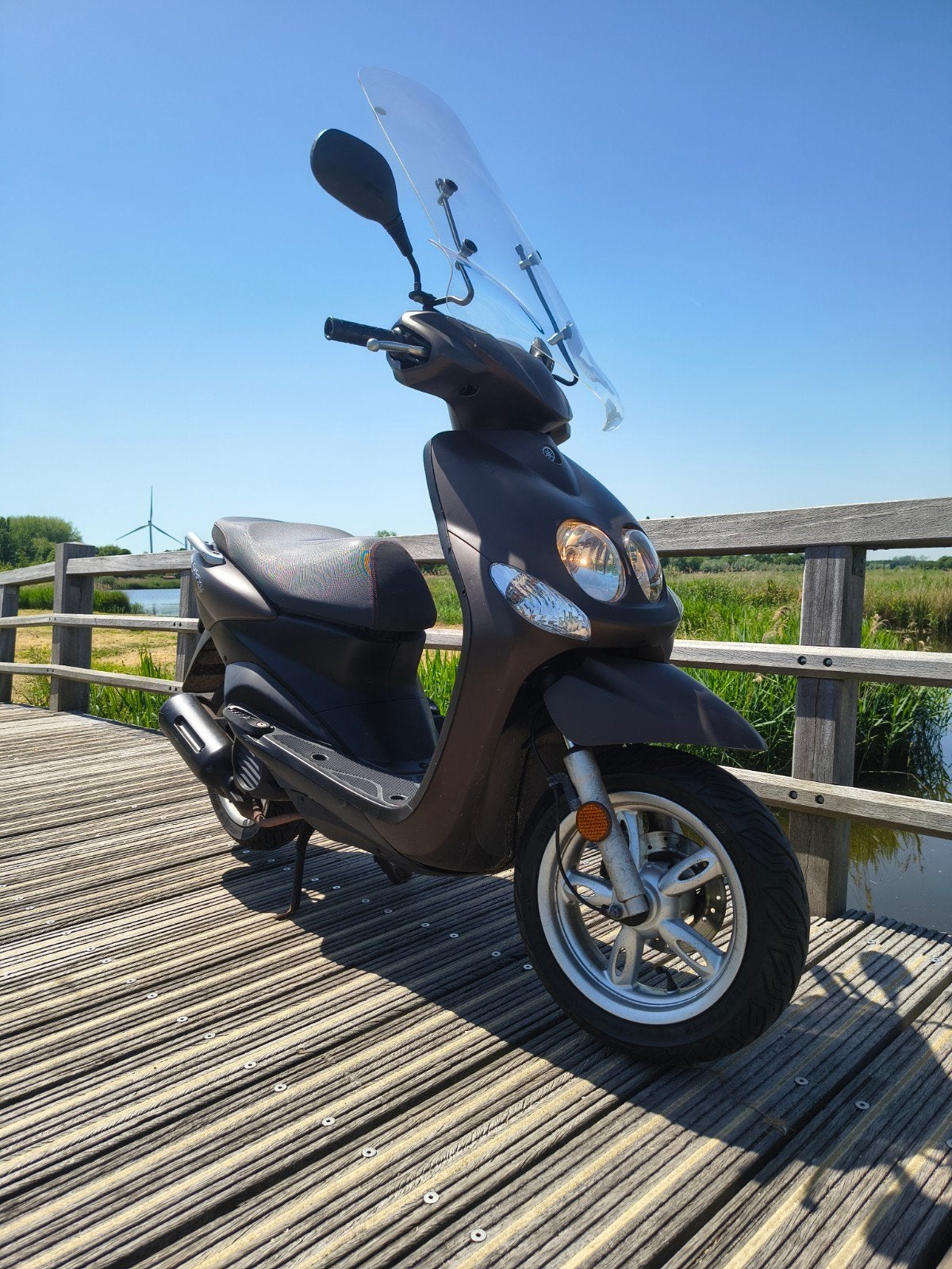 Zeer nette Yamaha neos met windscherm, Fietsen en Brommers, Scooters | Yamaha, Ophalen, Zo goed als nieuw, Benzine, Neo's