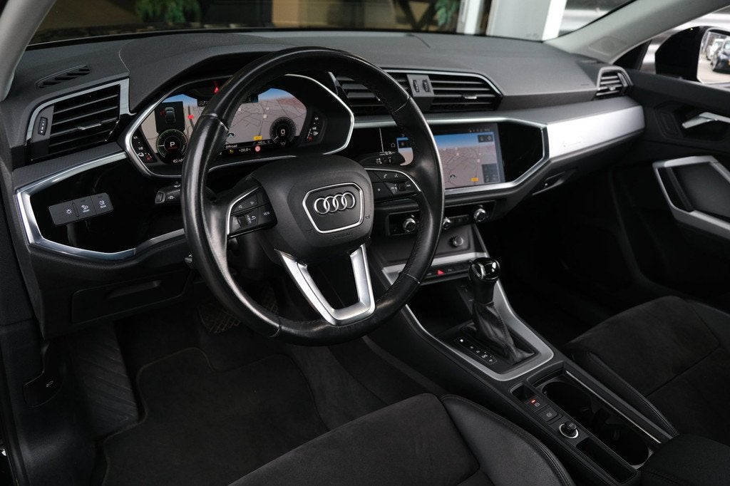 Audi Q3 Sportback 45 TFSI e S-line 245PK Matrix Led Navi ACC, Auto's, Audi, Gebruikt, Zwart, 4 cilinders, Zwart