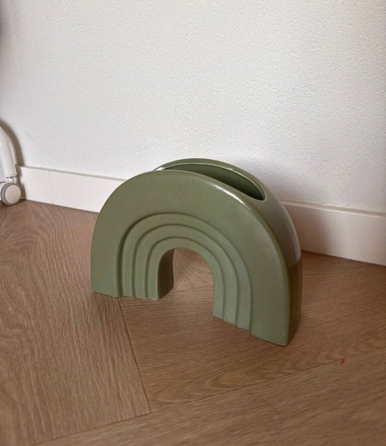 Groene regenboog vaas - decoratieve bloemenhouder, Antiek en Kunst, Antiek | Vazen, Ophalen