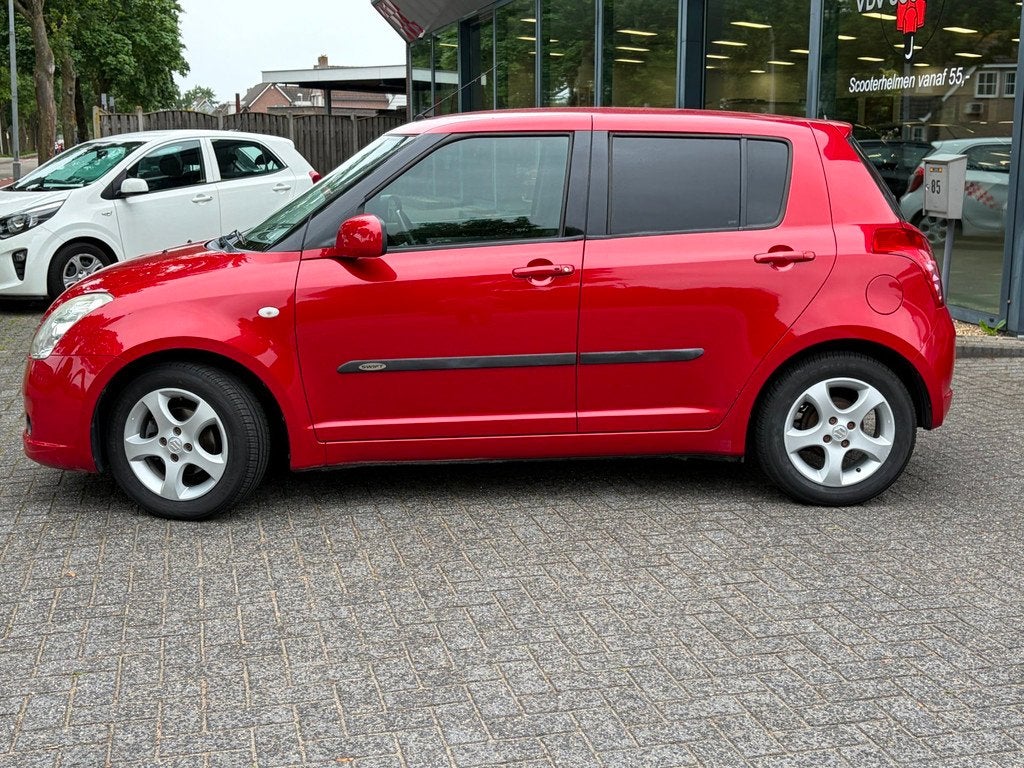 Suzuki Swift 1.5 Exclusive Rijklaarprijs !, Auto's, Suzuki, Zwart, 4 cilinders, 400 kg, Swift