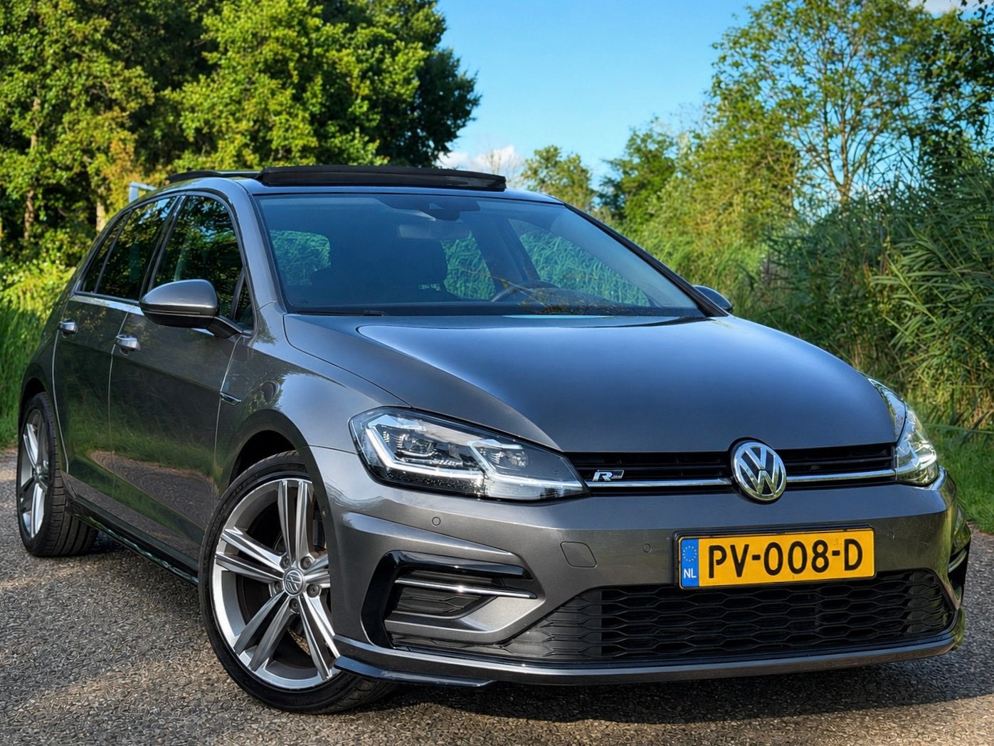 Volkswagen Golf 1.4 TSI DSG R-Line Pano/LED/Virt/Dyn/Camera, Auto's, Volkswagen, 4 cilinders, 1395 cc, 19 km/l, Zilver of Grijs