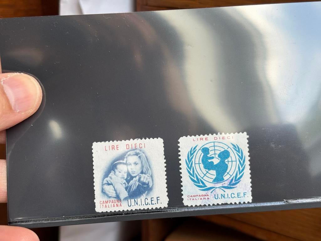 Unicef zegels Italië - Lira Dieci (2 stuks), Verzenden, Gestempeld