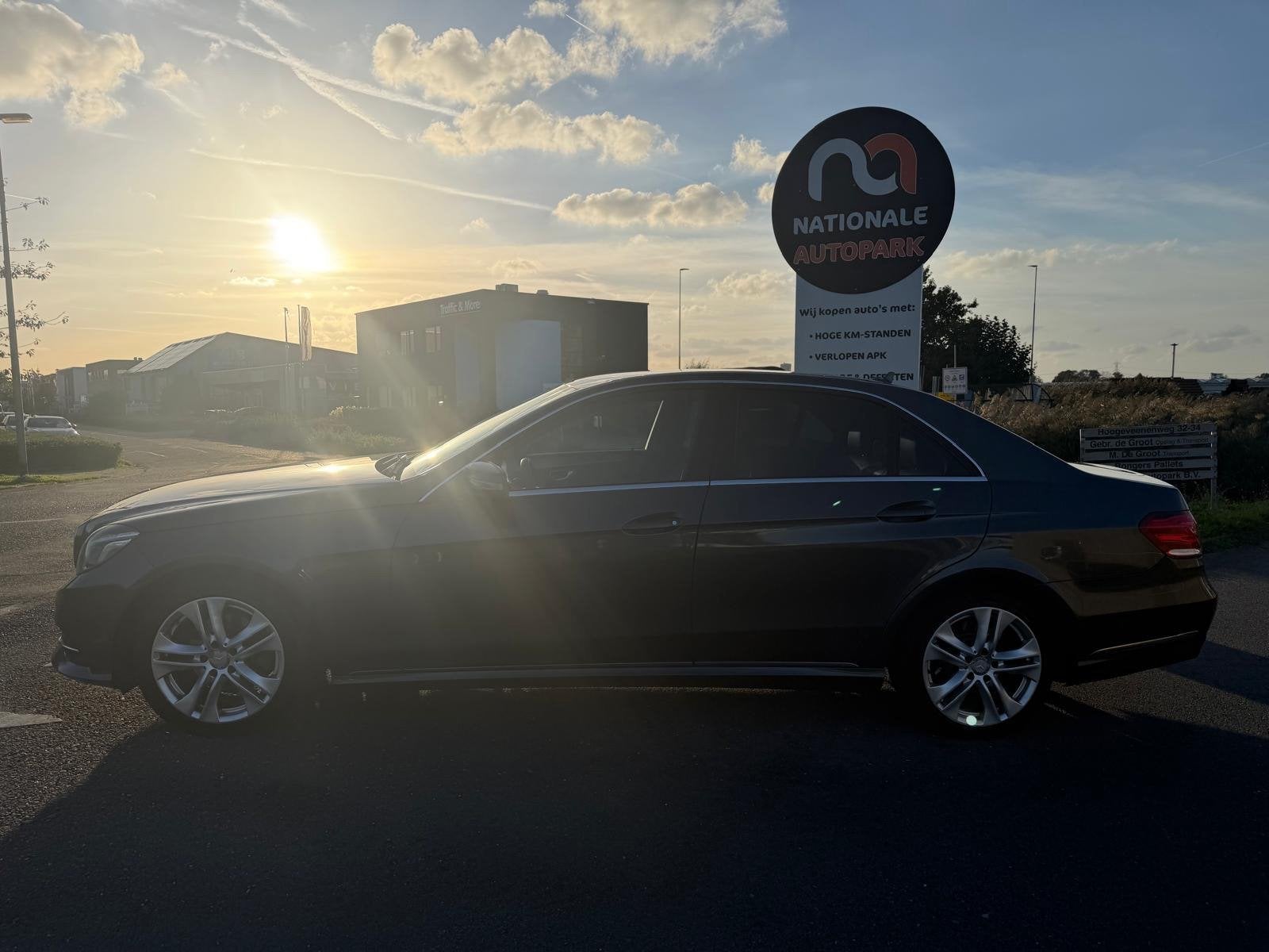 Mercedes-Benz E-klasse | 2015 | E 220 2.1 BlueTEC Lease Edit, Auto's, Achterwielaandrijving, Gebruikt, Euro 6, 2000 kg