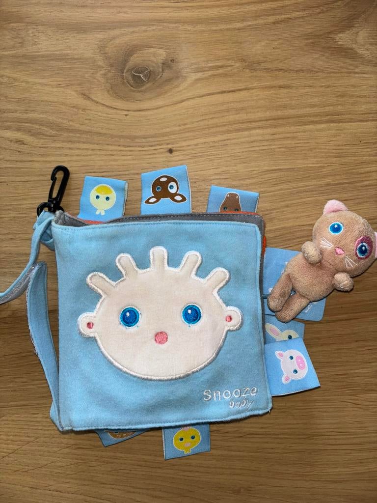 Snoozebaby stoffen boekje met beer, knisper en piep, Ophalen of Verzenden, Zo goed als nieuw, Overige typen, Met geluid