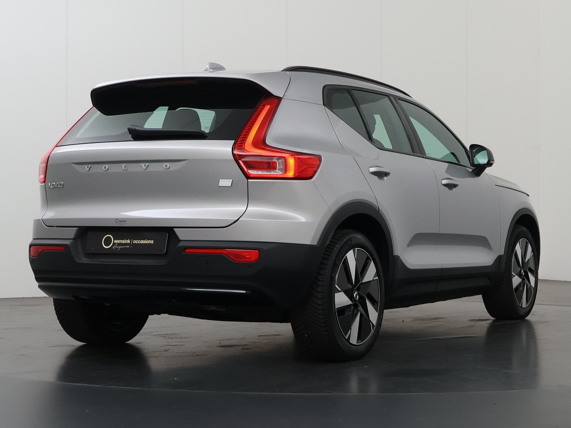 Volvo XC40 Single Motor Extened Range Core 82 kWh | SOH 97%, Auto's, Automaat, Dealer onderhouden, 82 kWh, 252 pk