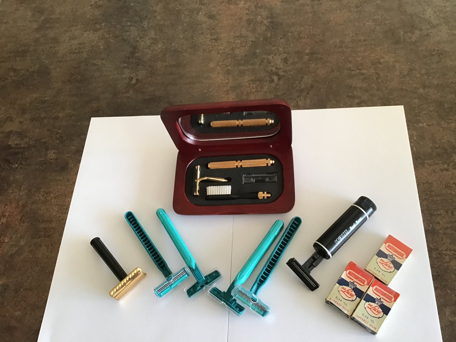 Scheermesjes vintage zie onder :, Ophalen of Verzenden, Overige materialen, Overige typen, Verguld