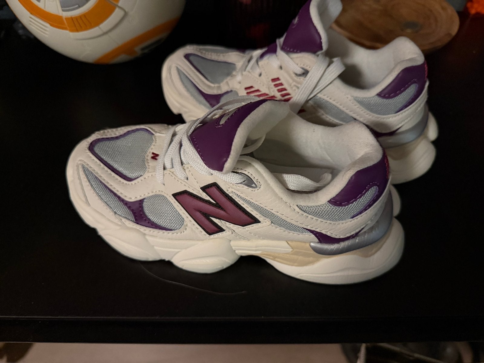 New balance 9060 maat 34,5, Sport en Fitness, Basketbal, Ophalen of Verzenden, Zo goed als nieuw, Schoenen