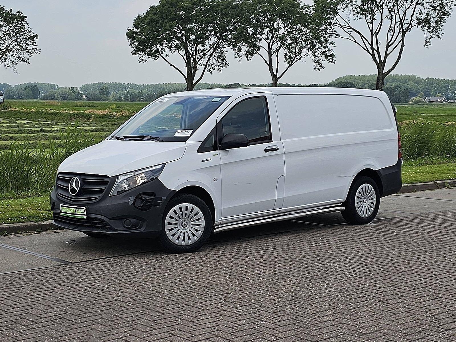 MERCEDES-BENZ EVITO 66kwh wltp 292 kms, Auto's, Bestelauto's, Gebruikt, 2255 kg, 116 pk, Wit