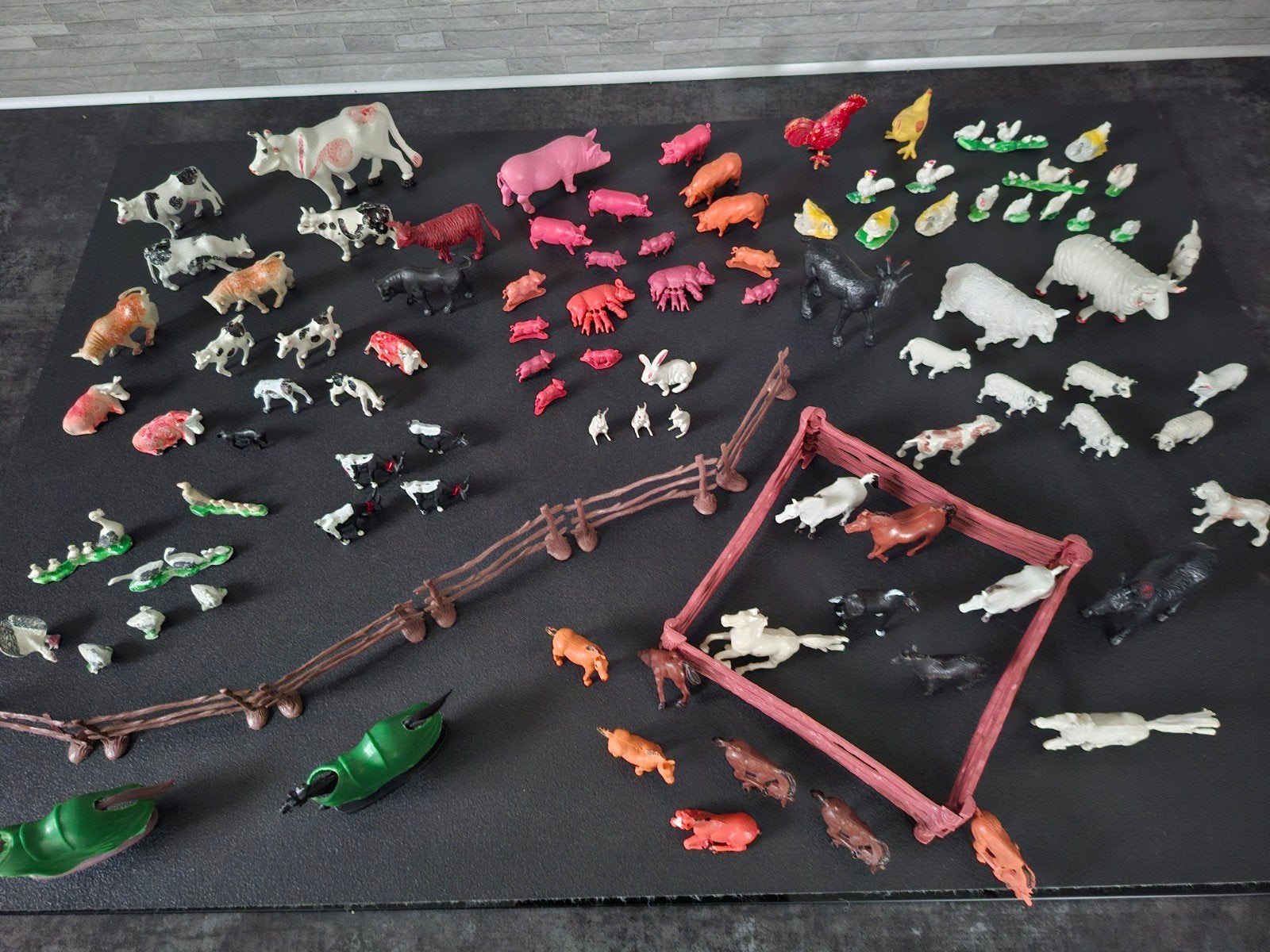 Dieren van de boerderij koeien-varkens-kippen-paarden-honden, Ophalen of Verzenden, Zo goed als nieuw, Boerderijdier, Beeldje of Figuurtje