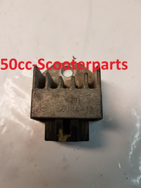 Spanningsregelaar Peugeot Ludix 10 Snake Gebruikt 772592, Ophalen of Verzenden