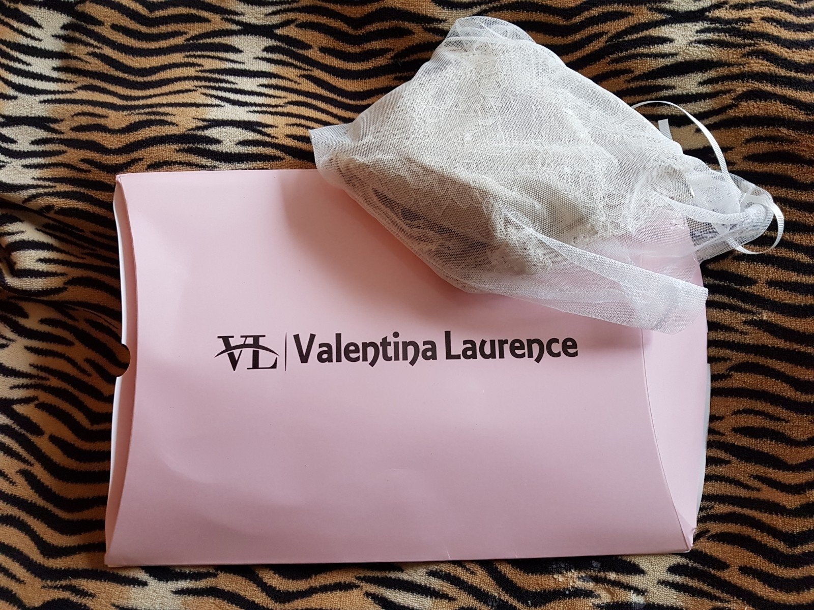 Valentina Laurence kant lingerie beugelloze BH beige 75D, Ophalen of Verzenden, Beige, BH