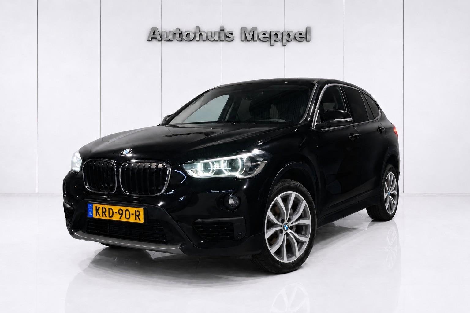 BMW X1 sDrive20i Advantage*LED+*Navigatie*Sportstoelen*PDC, Auto's, 1998 cc, Zwart, Automatische klimaatregeling, Bedrijf